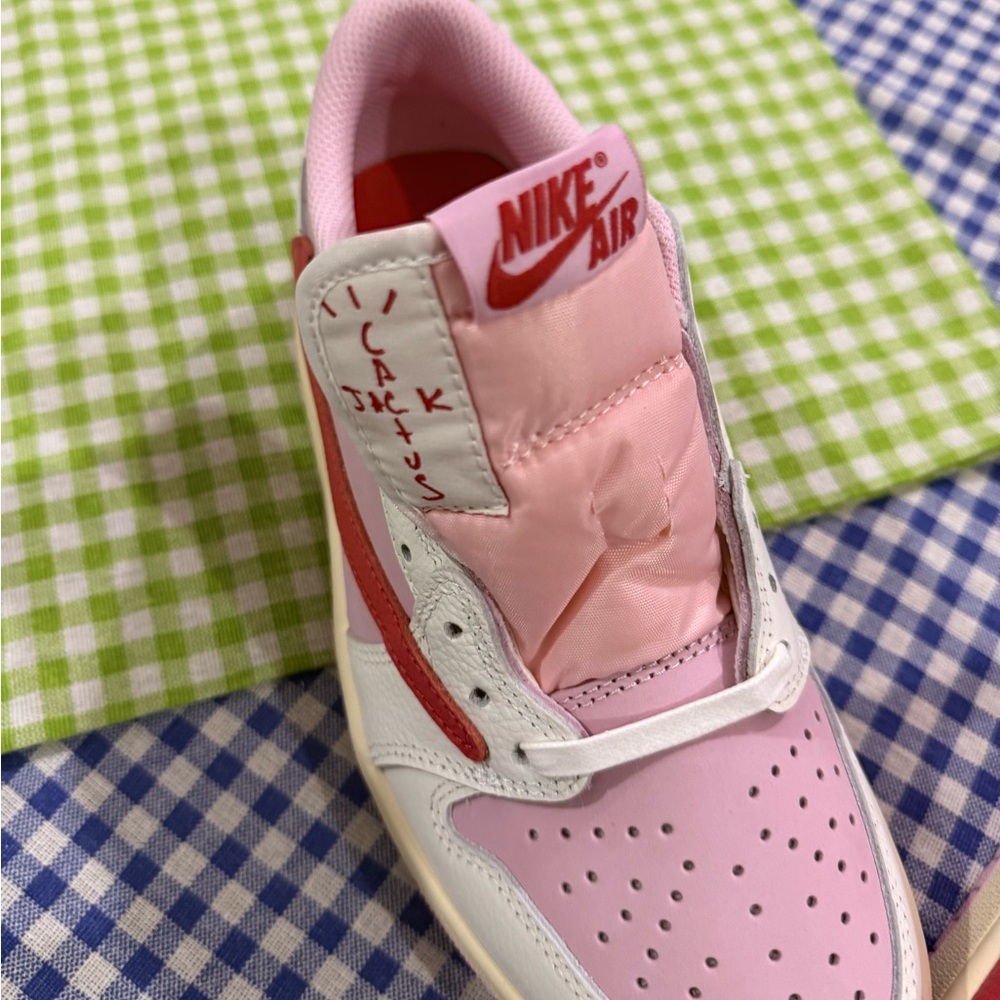 Nike Women's White and Pink Sneakers with Red Accents - Picture 5 of 8